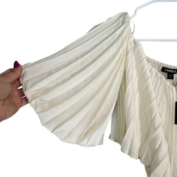 Express Off-White Pleated Crop Top NWT  XS - Picture 5 of 6